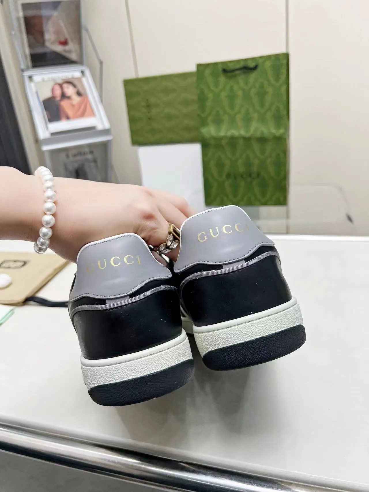 P620 💞💞Gucci G Home’s latest popular sports shoes, couple’s style, casual, retro white shoes 🌸🌸🌸 New popular series. The exquisite and compact interlocking double G logo romantically interprets the aesthetic concept of this series. Made of off-white leather, retro inspiration is cleverly blended into the sneaker design to reinterpret the brand logo. Exquisitely packaged at the delivery counter 🛍📦 ▪️Fabric: Original custom-made imported first-layer cowhide leather ▪️Lining: Original custom-made imported cowhide lining ▪️Outsole: Original molded two-color TPU outsole ▪️Size: Women's 35-40 / Men's 39-45